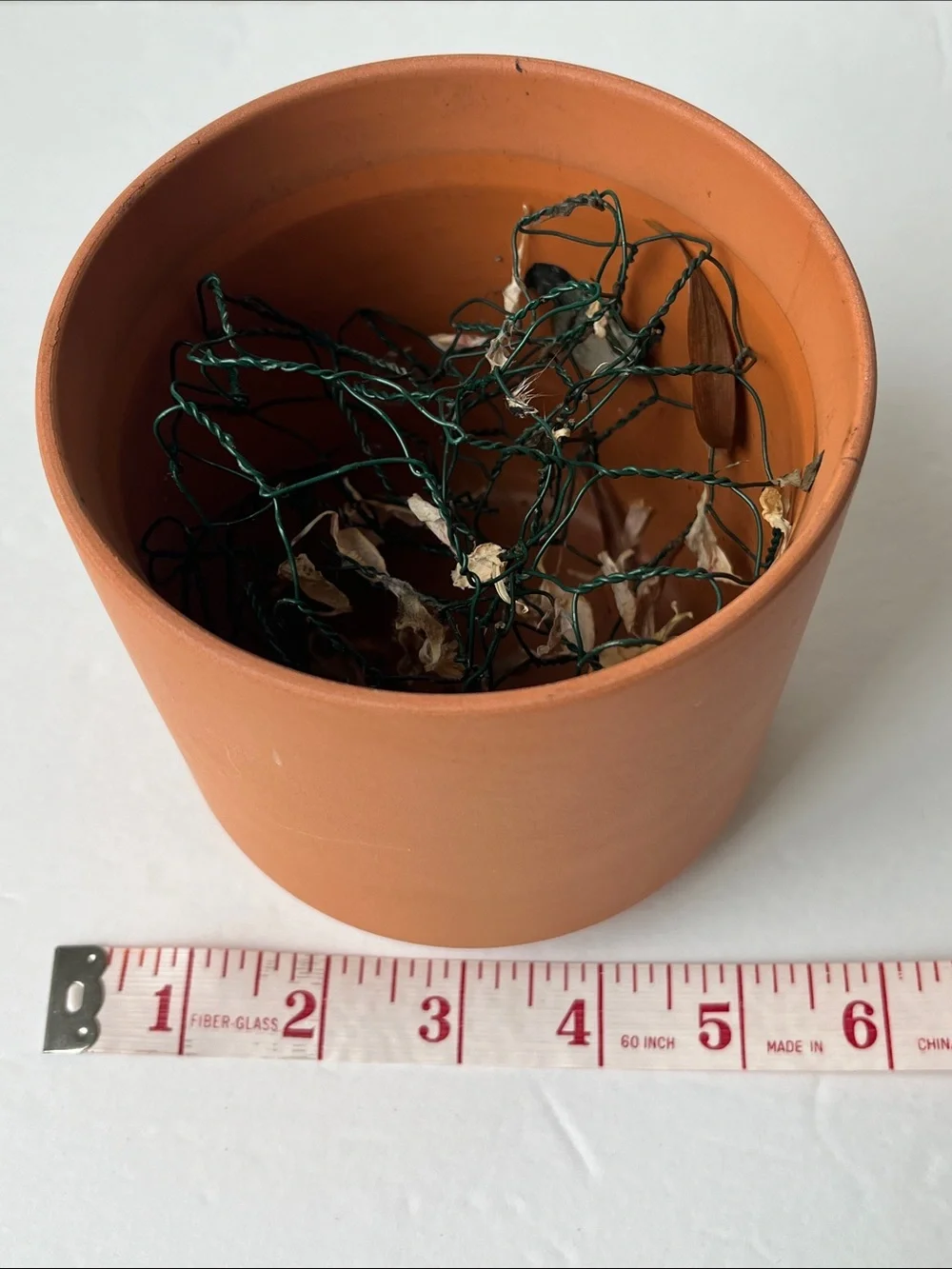 Flower Arranging Vase Terracotta Ceramic Floral Pot with Chicken Wire